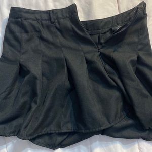Rue21 women’s/girls black pleated mini skirt size small 100% polyester